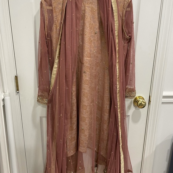 PAKISTANI WEDDING WEAR DESIGNER OUTFIT - Picture 5 of 8